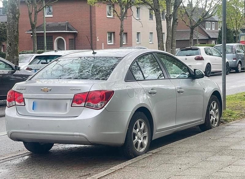 Gebraucht Chevrolet Cruze 163 PS (119 kW) 2012 Grau Limousine