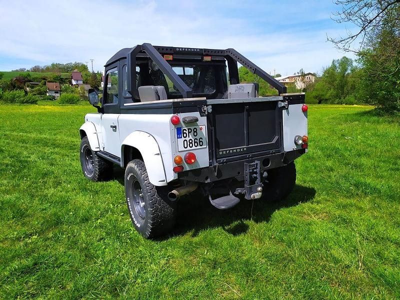 Gebraucht Land Rover Defender 122 PS (89 kW) 2002 Schwarz Kombi