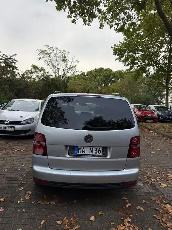 Gebraucht VW Touran 140 PS (102 kW) 2010 Silber Van / Kleinbus