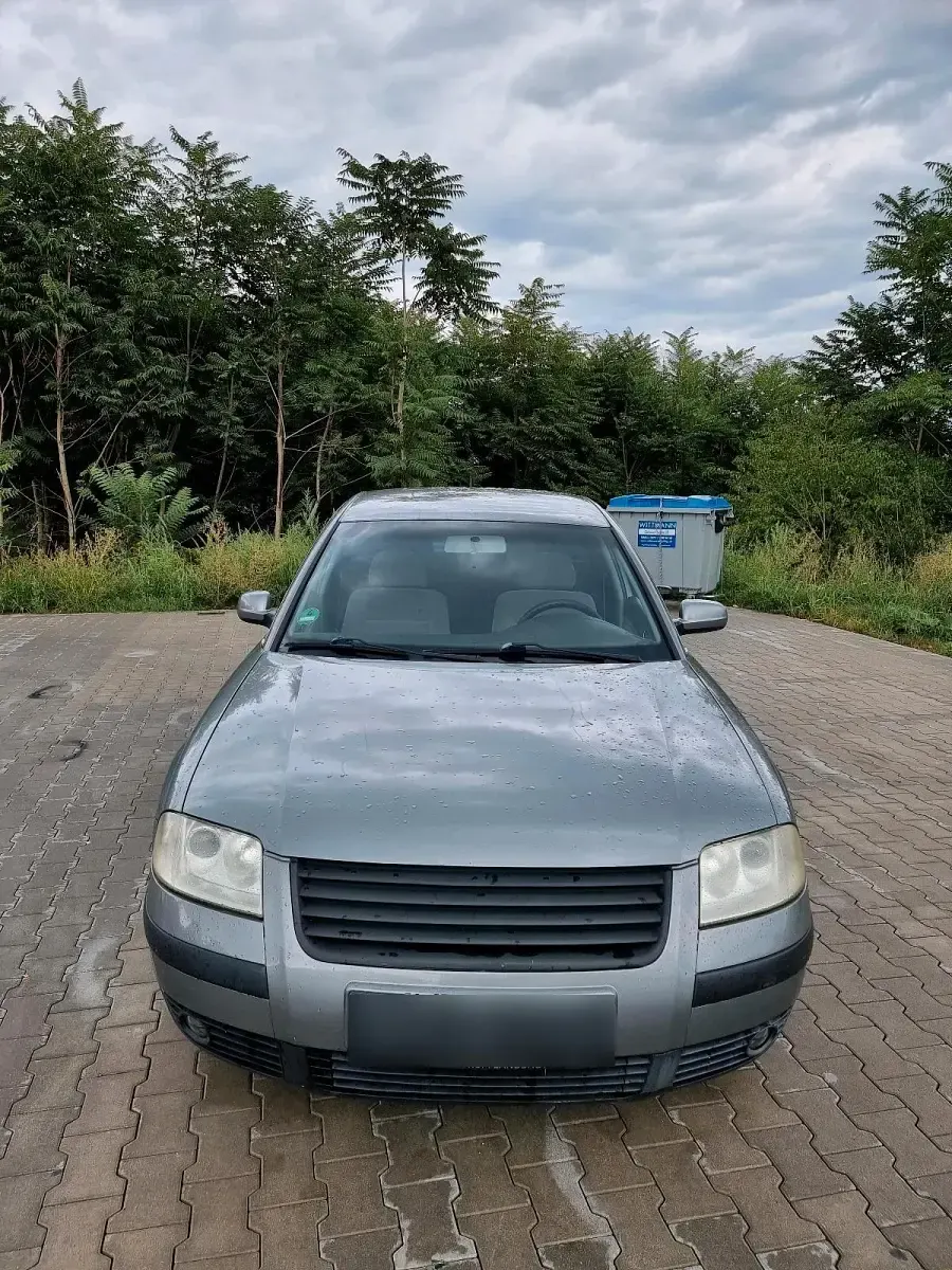 Gebraucht VW Passat 150 PS (110 kW) 2001 Grau Limousine