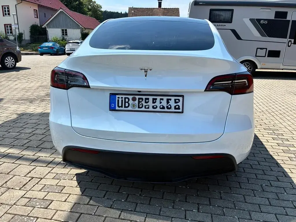 Gebraucht Tesla Model Y RWD 188 kW (256 PS) 2023 Weiß SUV
