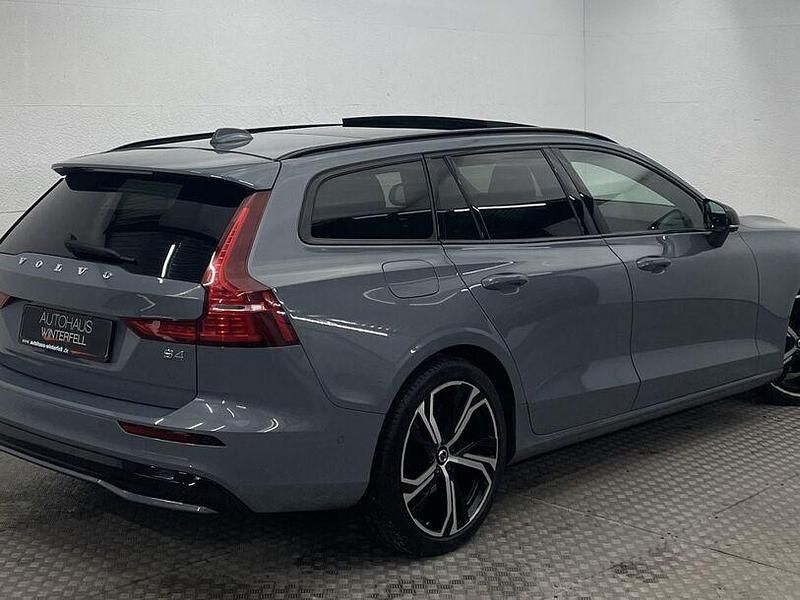 Gebraucht Volvo V60 Ultimate 300 PS (220 kW) 2022 Thunder grey (metallic) Kombi