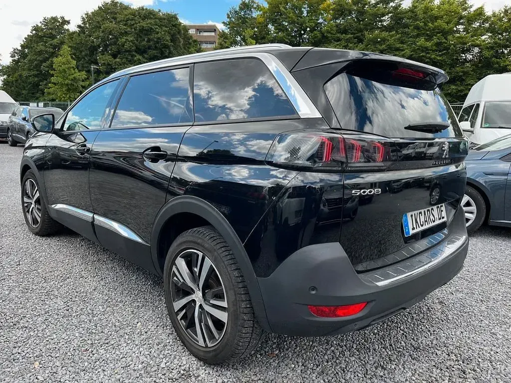 Gebraucht Peugeot 5008 Allure 131 PS (96 kW) 2022 Schwarz SUV