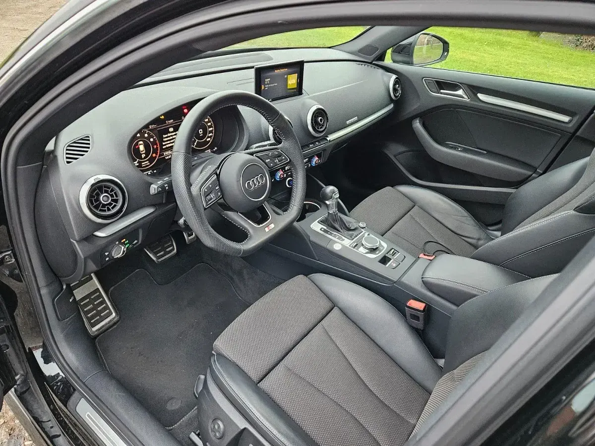 Gebraucht Audi e-tron Sport 204 PS (150 kW) 2020 Schwarz SUV