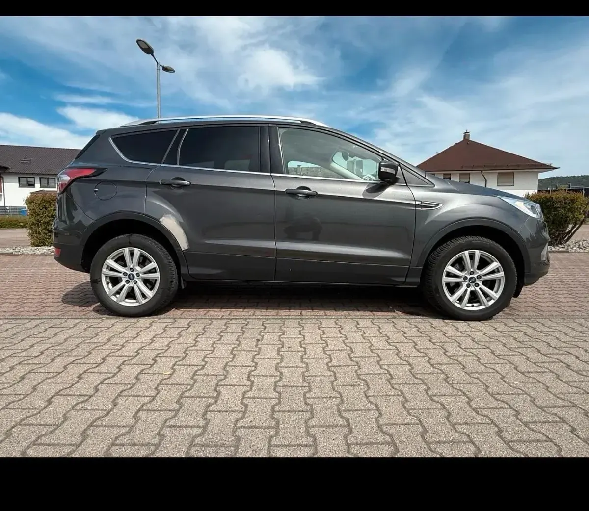 Gebraucht Ford Kuga 150 PS (110 kW) 2017 Silber SUV