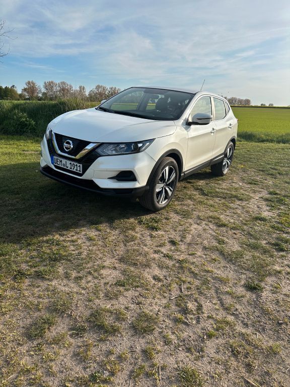 Weiß Gebraucht 2018 Nissan Qashqai SUV | 13.900 € (Guter Preis) - Bild 1/4