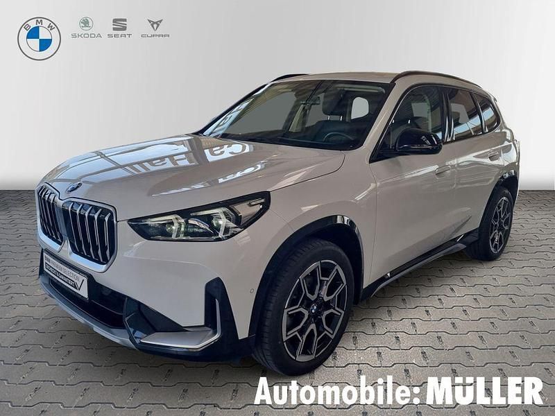 Weiss Gebraucht 2024 BMW X1 xLine SUV | 42.950 € (Etwas zu teuer) - Bild 1/4