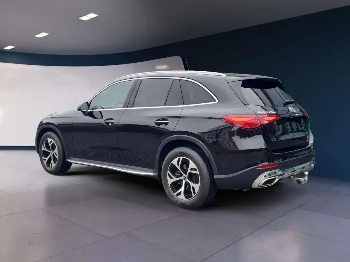 Neu Mercedes GLC220 Premium 197 PS (144 kW) 2026 Obsidianschwarz  metalliclack SUV