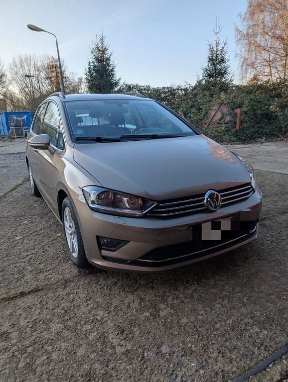 Gold Gebraucht 2016 VW Golf Sportsvan Highline Van / Kleinbus | 10.500 € (Guter Preis) - Bild 1/4