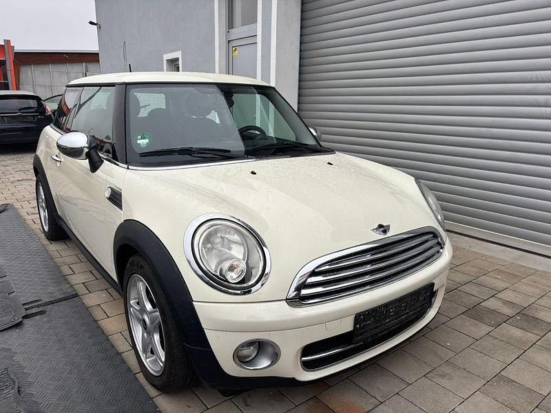 Weiß Gebraucht 2010 Mini One D Kleinwagen | 2.150 € (Guter Preis) - Bild 1/4