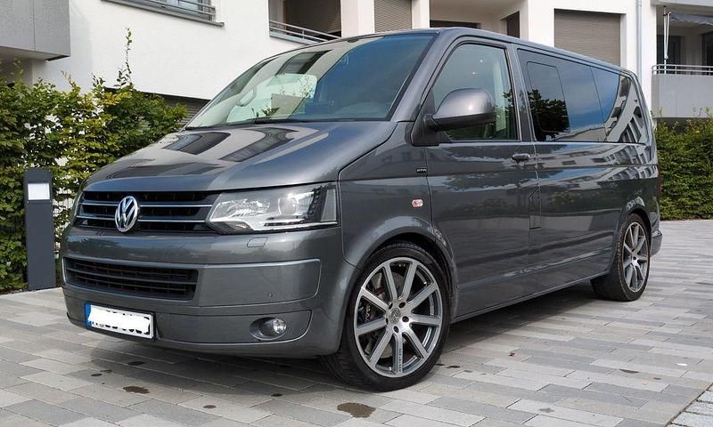 Grau Gebraucht 2013 VW T5 Van | 39.000 € - Bild 1/4