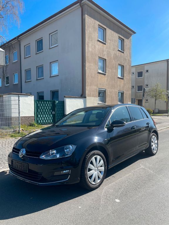 Grau Gebraucht 2015 VW Golf VII LOUNGE Limousine | 10.999 € (Superpreis) - Bild 1/4