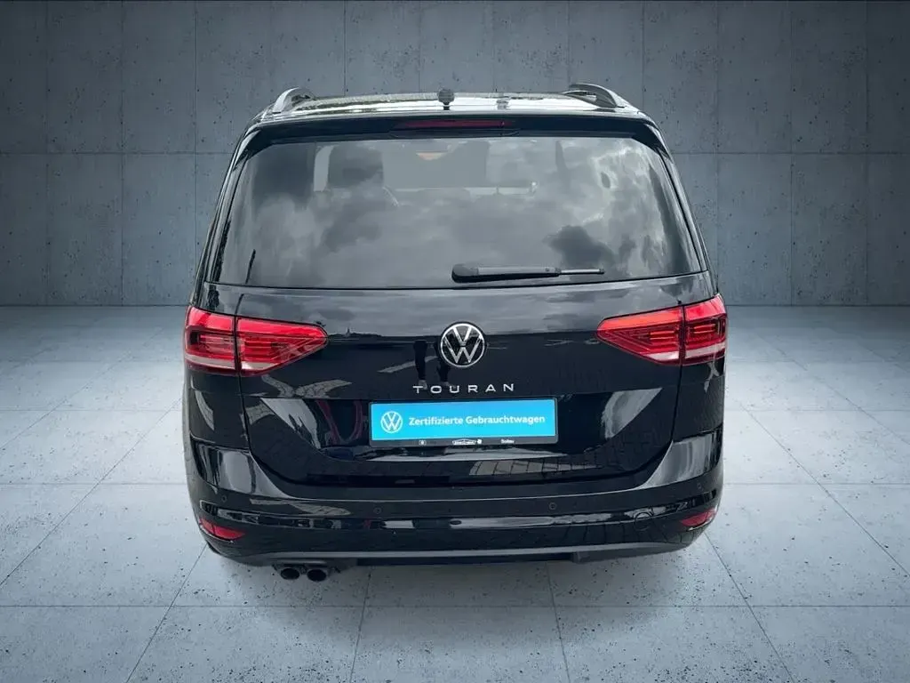 Gebraucht VW Touran Comfortline 150 PS (110 kW) 2022 Schwarz Van / Kleinbus