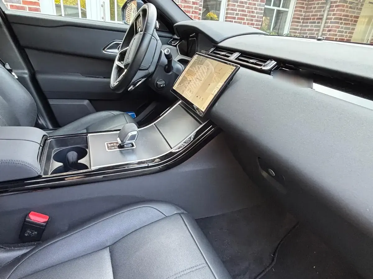 Gebraucht Land Rover Range Rover Velar SE Dynamic 300 PS (220 kW) 2024 Schwarz SUV