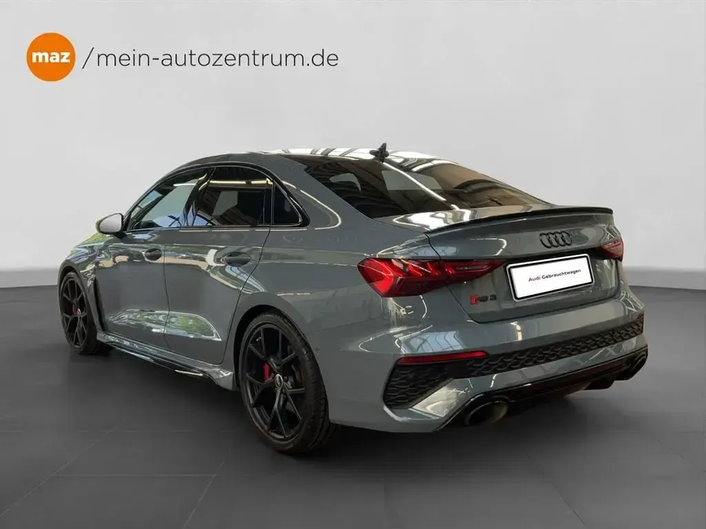 Gebraucht Audi RS3 Ambiente 400 PS (294 kW) 2022 Kemoragrau metallic Limousine