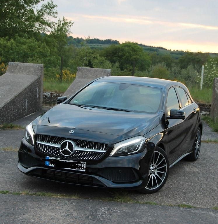 Schwarz Gebraucht 2018 Mercedes A200 AMG Limousine | 16.000 € (Guter Preis) - Bild 1/4