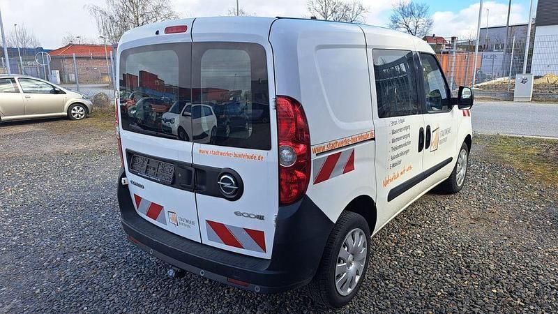 Gebraucht Opel Combo 120 PS (88 kW) 2018 Weiß Van / Kleinbus
