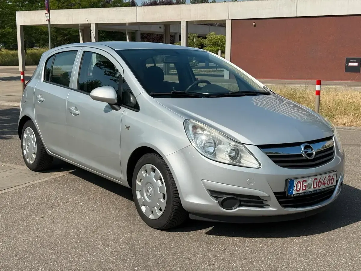 Gebraucht Opel Corsa 80 PS (58 kW) 2009 Silber Kleinwagen