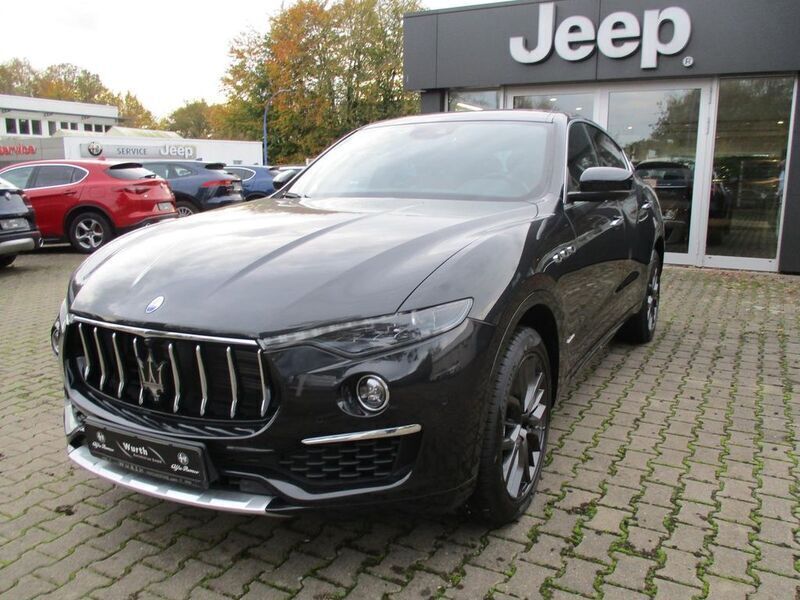 Schwarz Gebraucht 2020 Maserati Levante GranLusso SUV | 52.900 € (Fairer Preis) - Bild 1/4