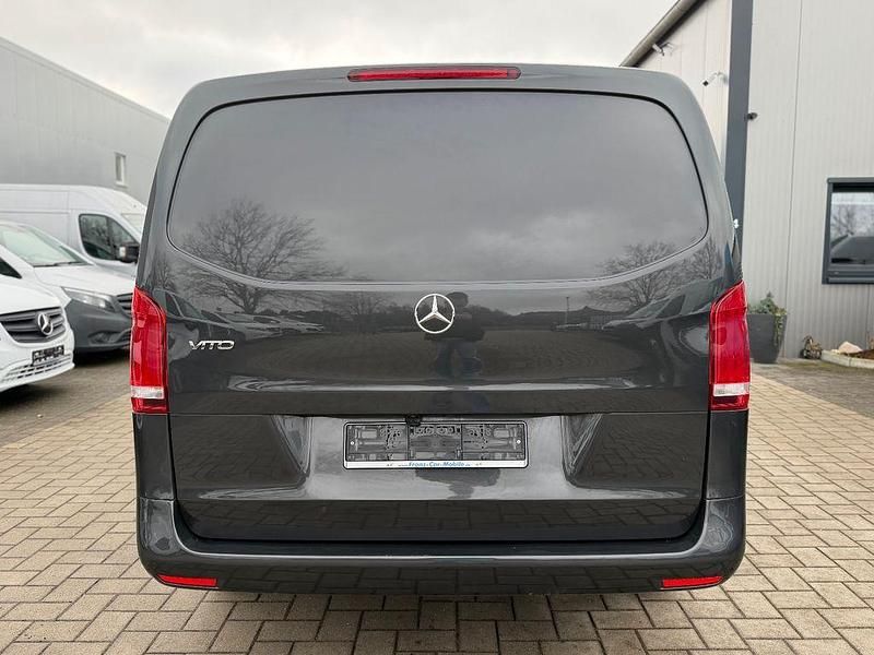 Gebraucht Mercedes e-Vito 85 kW (116 PS) 2022 Grau Van / Kleinbus