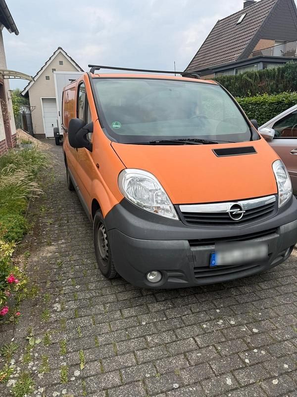 Orange Gebraucht 2008 Opel Vivaro Van | 5.500 € (Guter Preis) - Bild 1/4