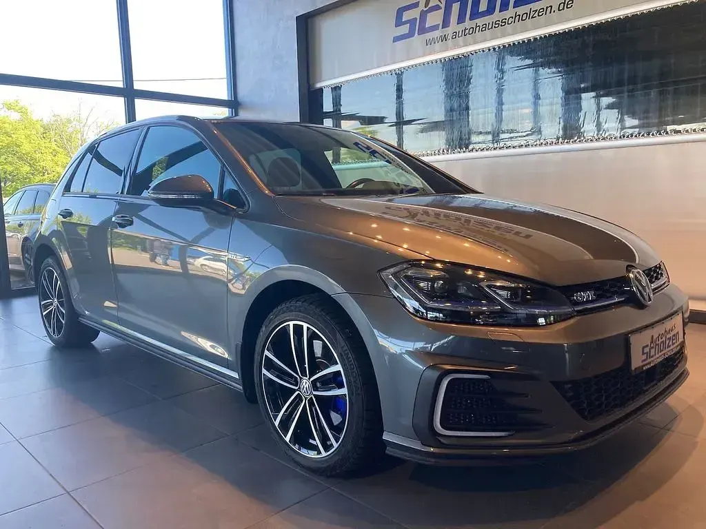 Gebraucht VW Golf VII GTE 204 PS (150 kW) 2020 Grau Limousine