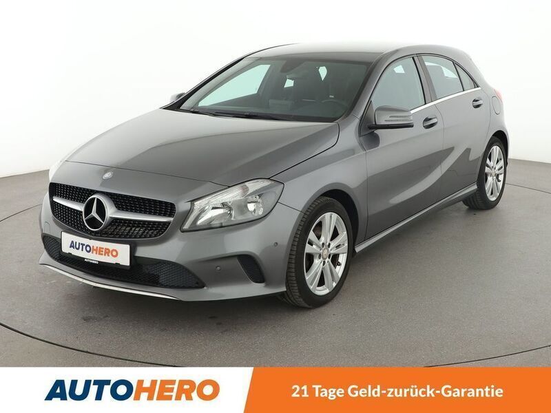 Grau Gebraucht 2016 Mercedes A180 Urban Limousine | 14.730 € (Fairer Preis) - Bild 1/3