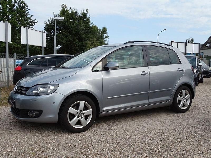 Silber Gebraucht 2010 VW Golf Plus Cross Team Van / Kleinbus | 4.680 € (Fairer Preis) - Bild 1/4