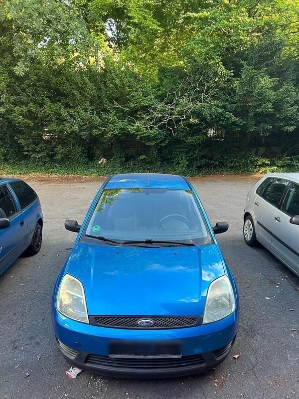 Blau Gebraucht 2006 Ford Fiesta Kleinwagen | 670 € (Superpreis) - Bild 1/4