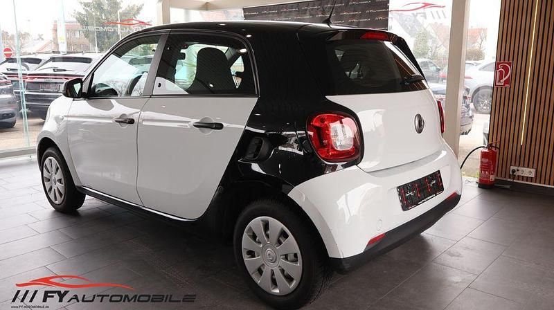 Gebraucht Smart ForFour 90 PS (66 kW) 2019 Weiß Kleinwagen