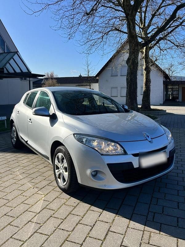 Gebraucht Renault Mégane III 101 PS (74 kW) 2009 Silber Kleinwagen