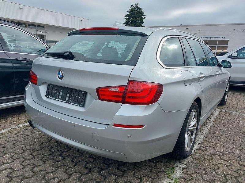 Gebraucht BMW 520 Sport Line 184 PS (135 kW) 2011 Silber Kombi