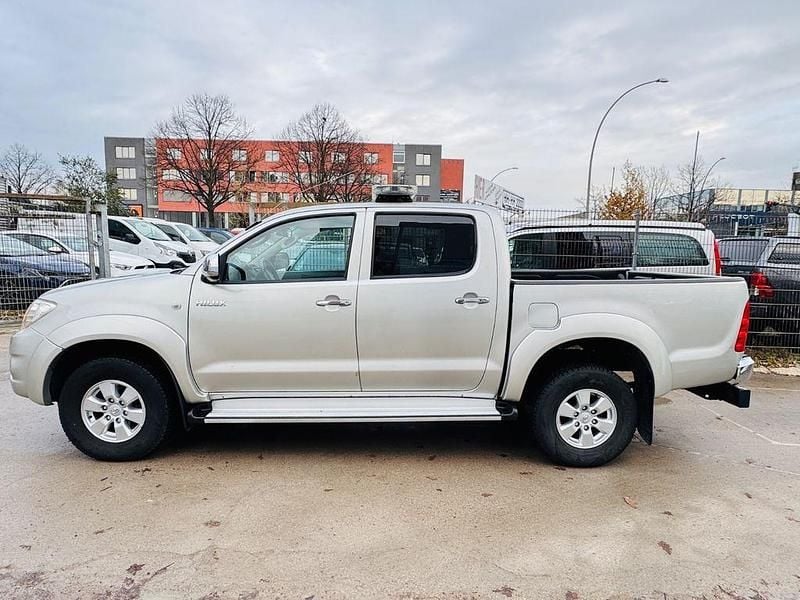 Gebraucht Toyota HiLux 144 PS (105 kW) 2011 Silber Pickup