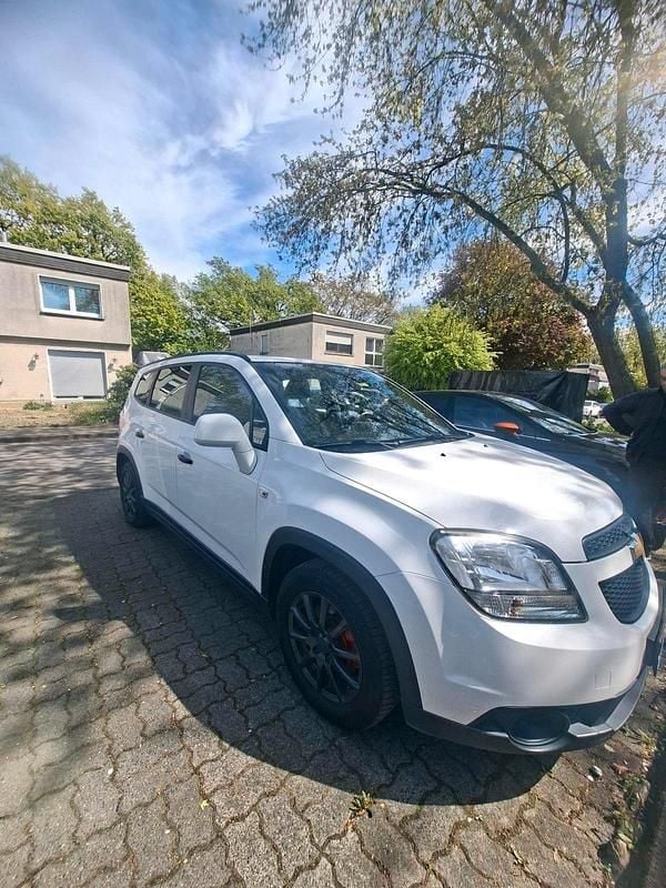 Gebraucht Chevrolet Orlando 141 PS (103 kW) 2012 Weiß Van / Kleinbus