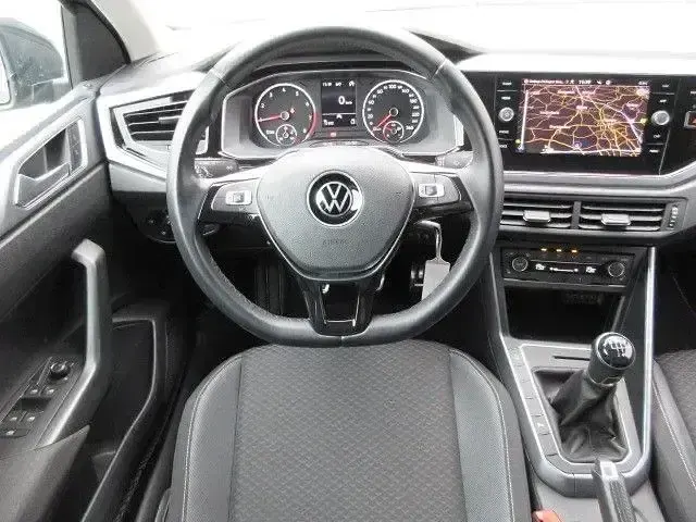 Używany VW Polo Active 95 KM (69 kW) 2021 Szary Hatchback