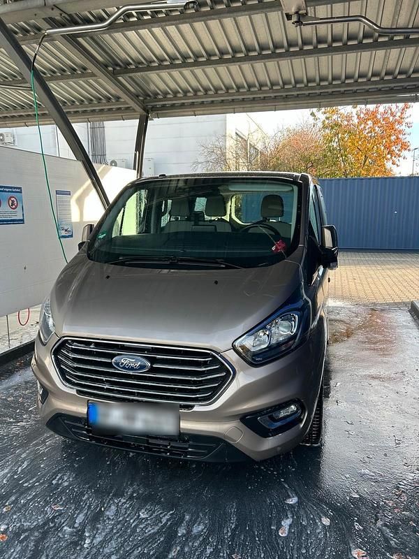Gold Gebraucht 2019 Ford Tourneo Custom Van | 23.500 € (Fairer Preis) - Bild 1/4