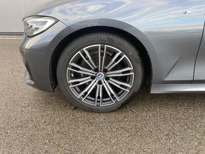 Gebraucht BMW 318 M Sport 150 PS (110 kW) 2022 Grau Limousine