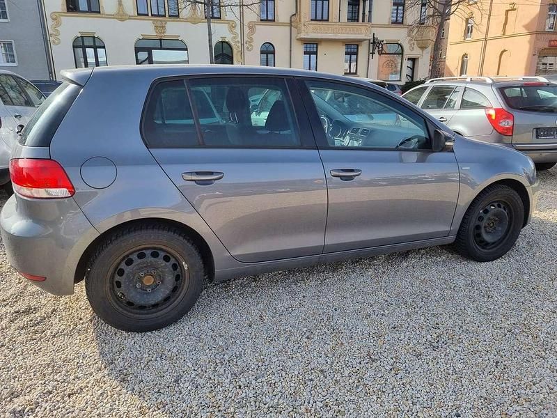 Gebraucht VW Golf VII Match 80 PS (58 kW) 2012 Reflexsilber metallic Kleinwagen