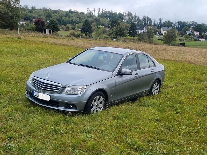 Grau Gebraucht 2008 Mercedes C200 Avantgarde Limousine | 4.800 € (Guter Preis) - Bild 1/4