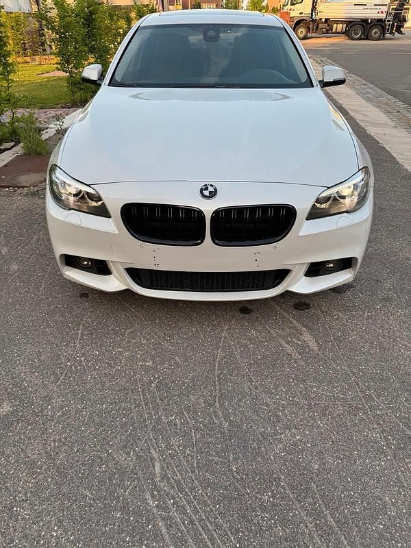 Weiß Gebraucht 2015 BMW 530 Luxury Line Kombi | 12.500 € (Superpreis) - Bild 1/4