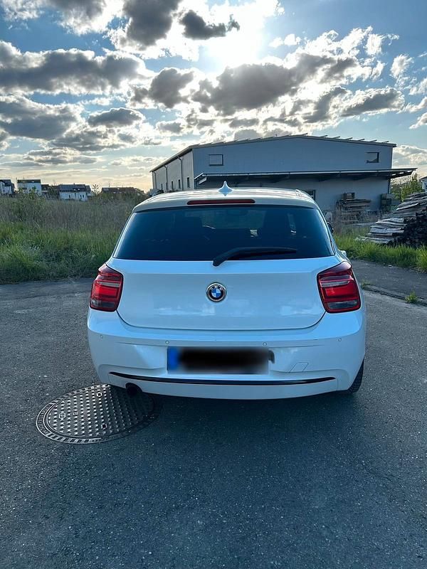 Gebraucht BMW 116 Sport Line 170 PS (125 kW) 2012 Weiß Kleinwagen