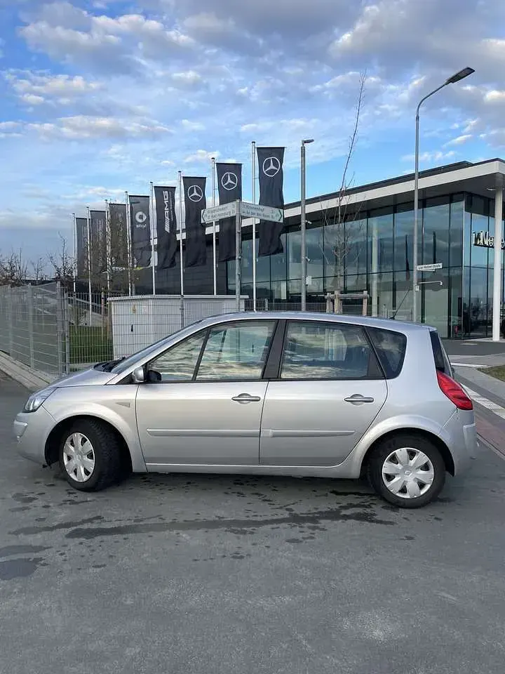 Gebraucht Renault Scénic III Avantage 111 PS (81 kW) 2009 Van / Kleinbus