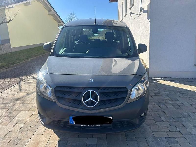 Gebraucht Mercedes Citan 111 110 PS (80 kW) 2017 Grau Kombi