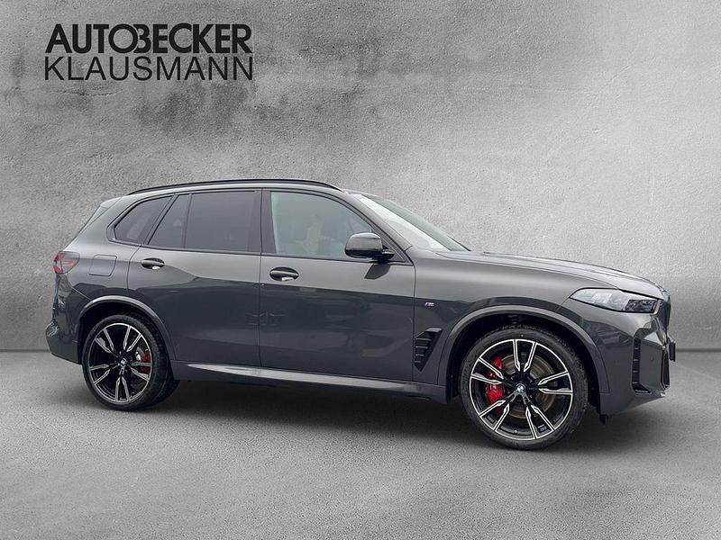 Neu BMW X5 M Sport 489 PS (359 kW) 2025 Grau SUV