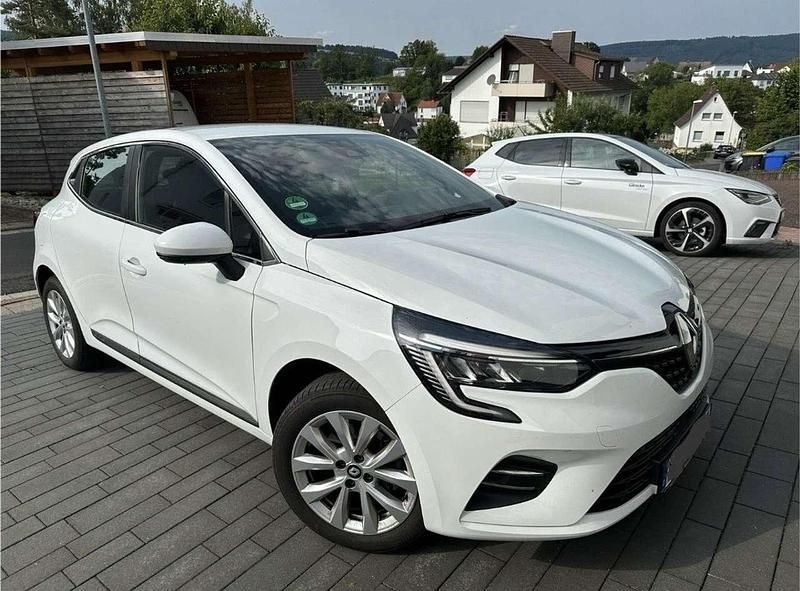Weiß Gebraucht 2022 Renault Clio V Intens Limousine | 14.890 € (Guter Preis) - Bild 1/4