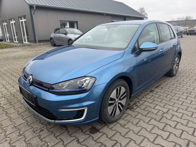 Blau Gebraucht 2015 VW e-Golf Kleinwagen | 13.200 € (Etwas zu teuer) - Bild 1/4