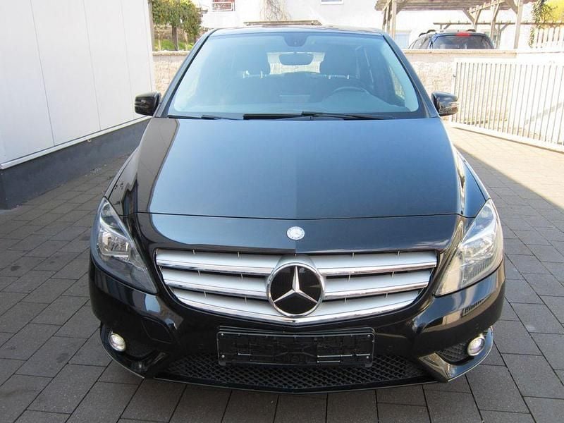 Gebraucht Mercedes B180 109 PS (80 kW) 2013 Schwarz Van / Kleinbus