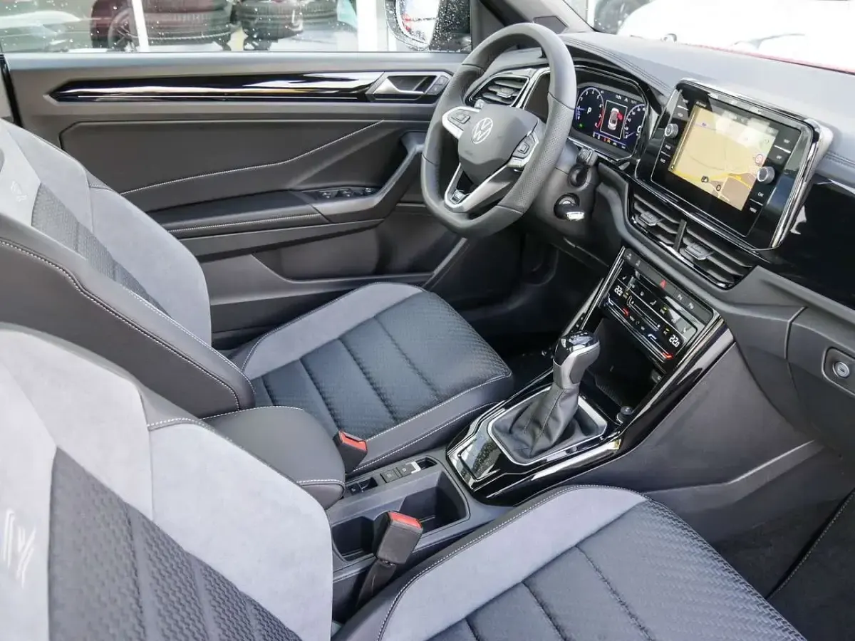 Gebraucht VW T-Roc Cabriolet R-line 150 PS (110 kW) 2025 Rot Cabrio