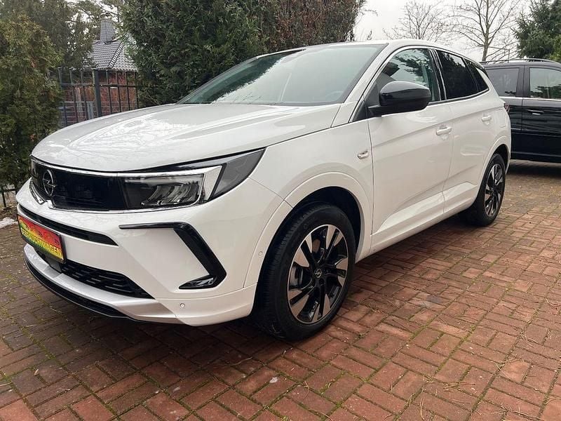 Weiß Gebraucht 2023 Opel Grandland X Elegance SUV | 24.900 € (Guter Preis) - Bild 1/4