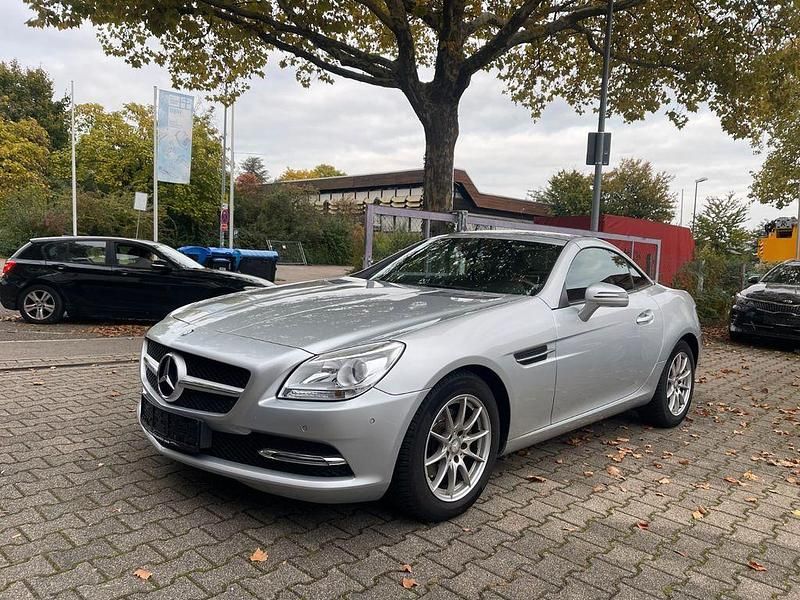 Gebraucht Mercedes SLK200 184 PS (135 kW) 2012 Iridiumsilber Cabrio